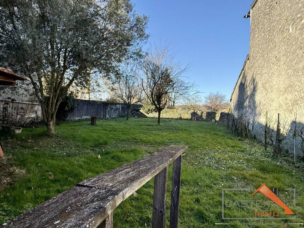 Maison à POINTIS-INARD