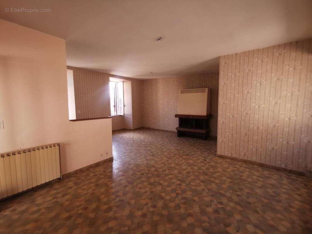 Maison à SEVERAC-LE-CHATEAU