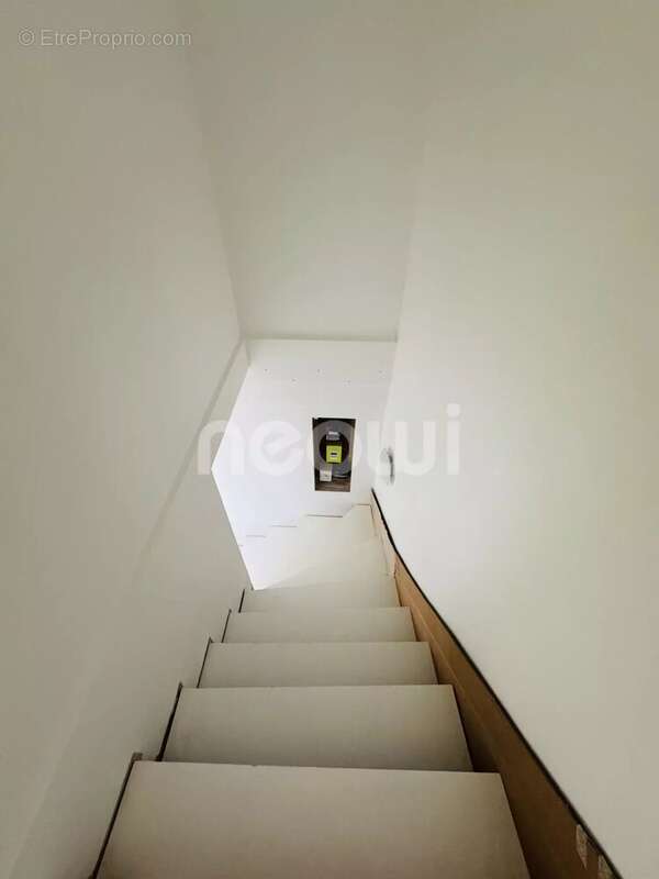 Maison à LES MARTRES-DE-VEYRE