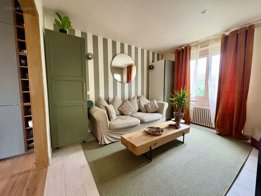 Maison à TERRASSON-LAVILLEDIEU