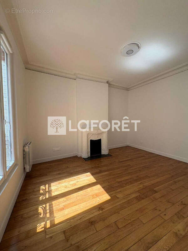 Appartement à PARIS-14E