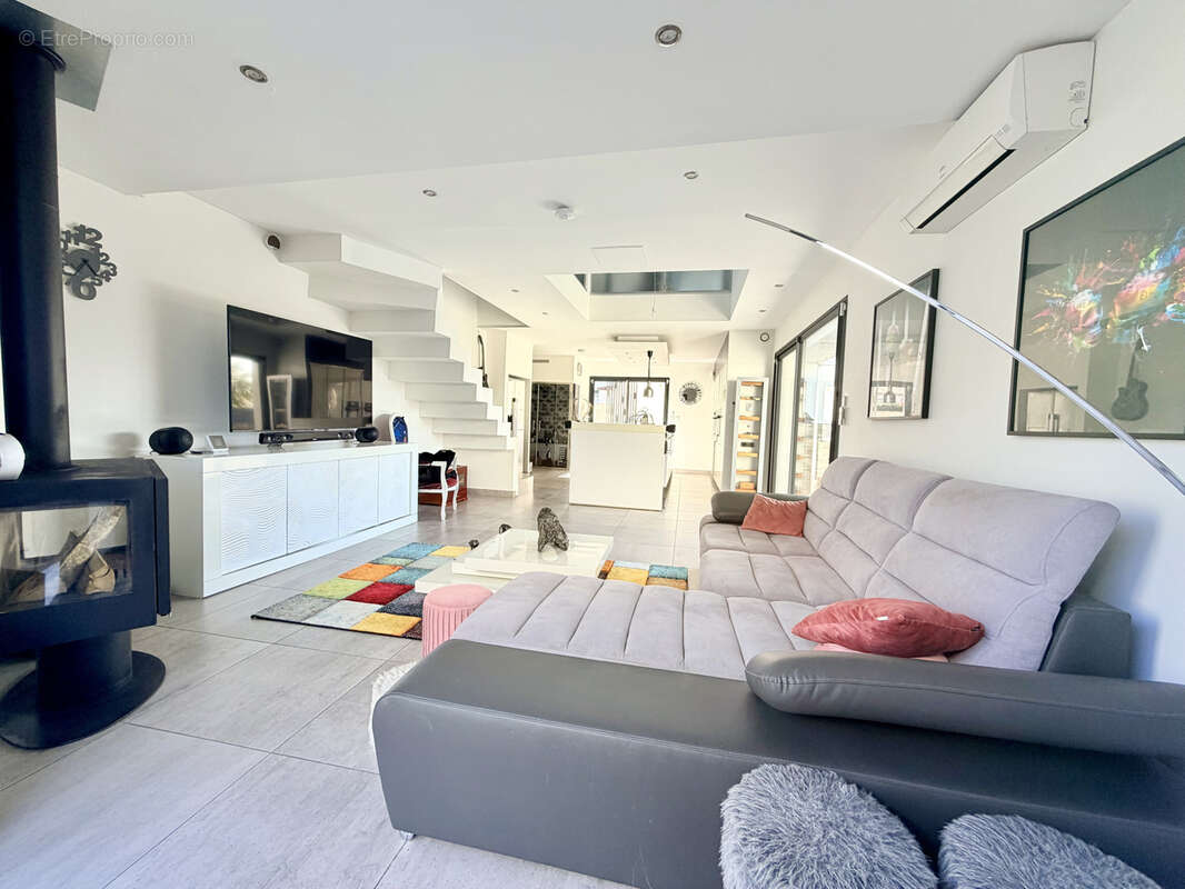 Maison à VILLENEUVE-LES-MAGUELONE