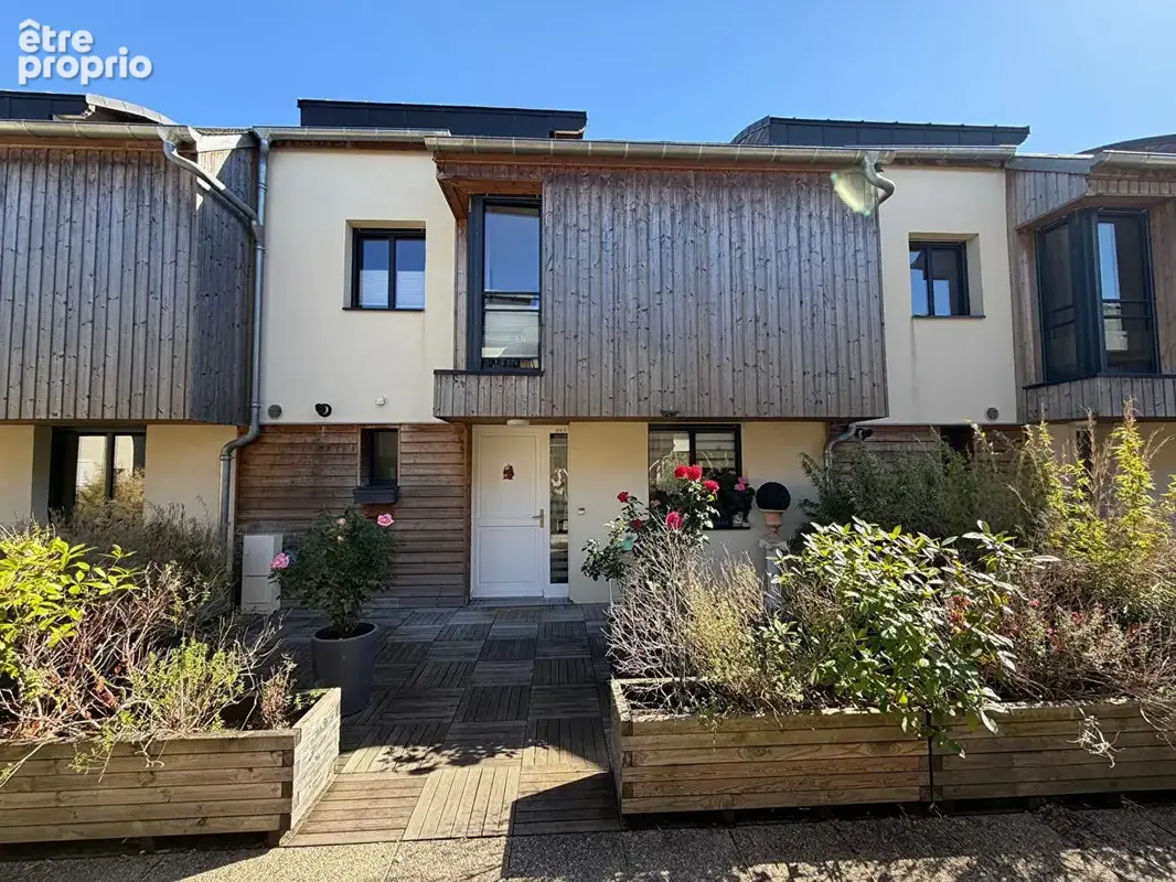 Photo Autres à Compiegne au prix de 655 000€