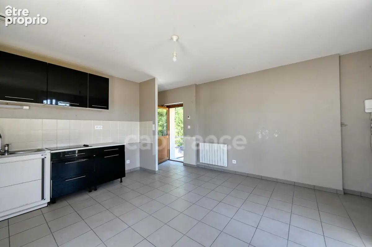 Maison en limite de campagne - 6 Pièces - Hauteurs de Givors - Divisée en 2 appartements - Potentiel locatif - photo 12