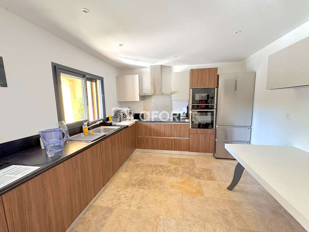 Maison à SAINT-MAXIMIN-LA-SAINTE-BAUME