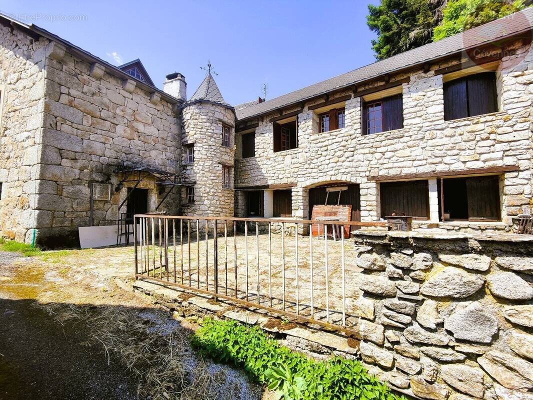 Maison à LE PONT-DE-MONTVERT