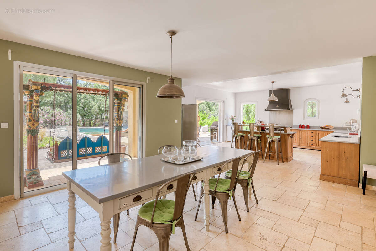 Maison à BORMES-LES-MIMOSAS