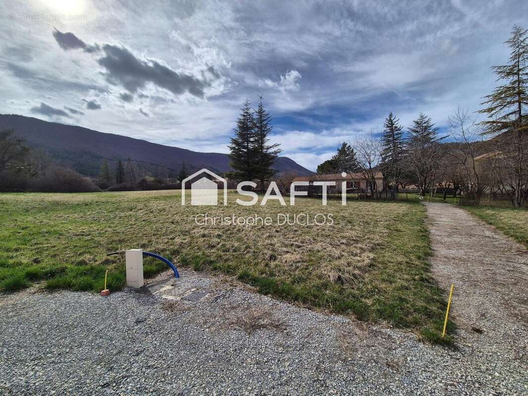 Terrain 628 m² à Les Omergues  - photo 4