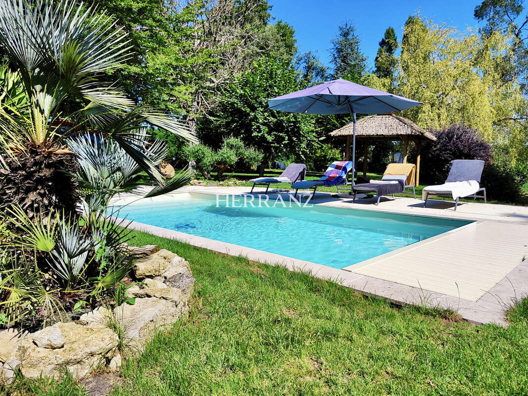 Superbe longère en pierre - batisse familiale ou projet de gîte - piscine et dépendances - photo 14