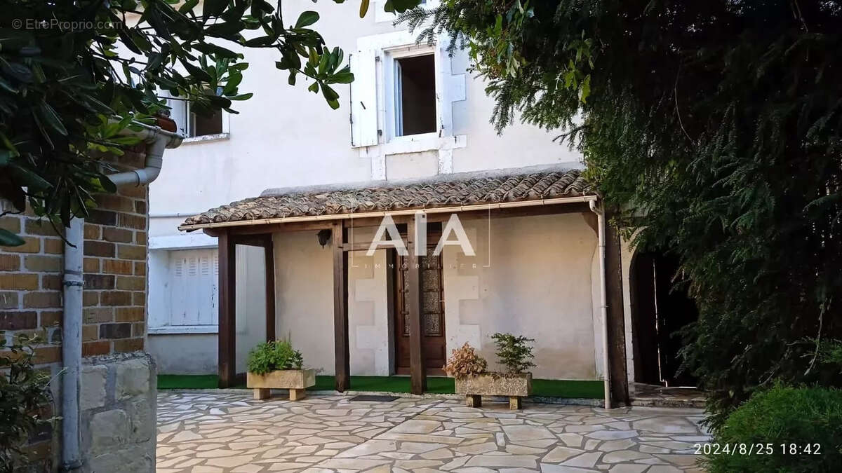 Maison à COULONGES