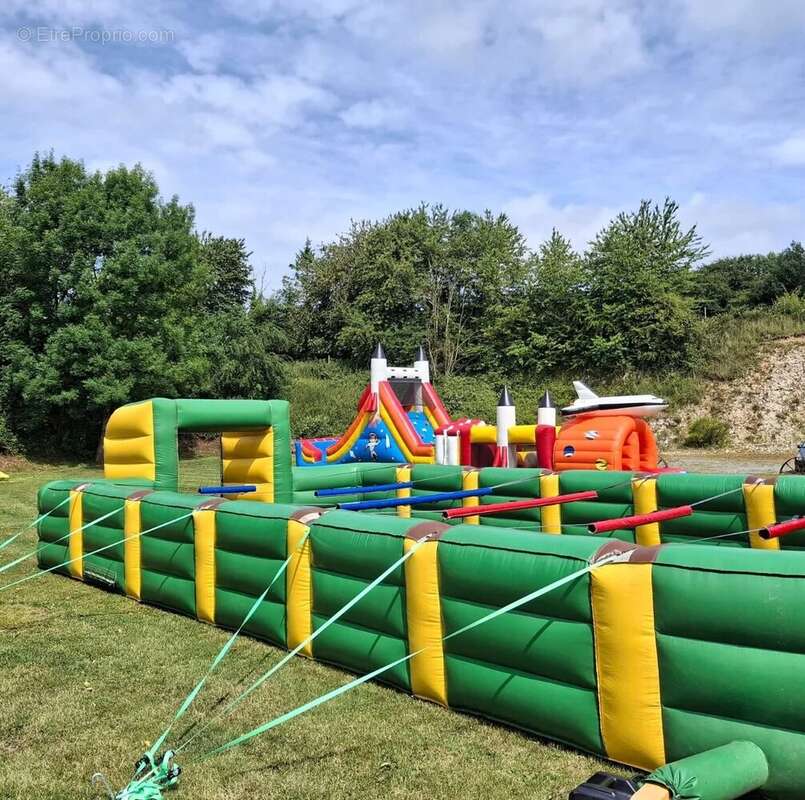 Commerce à WALINCOURT-SELVIGNY