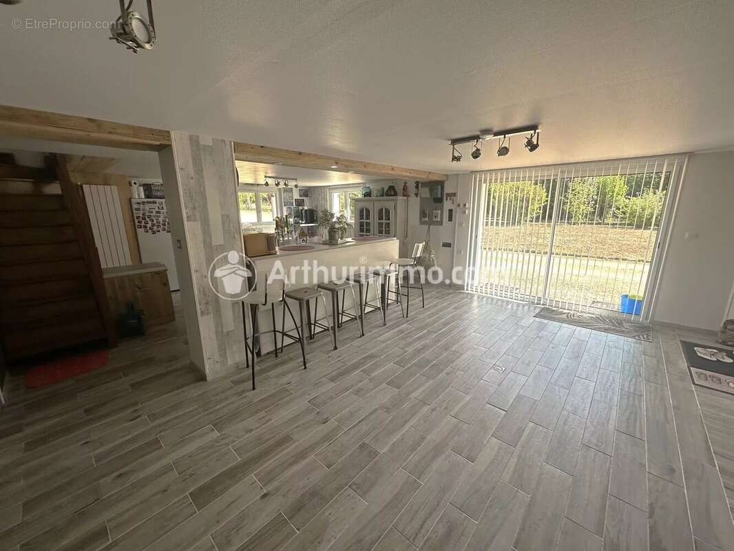 Maison à SAINT-ASTIER