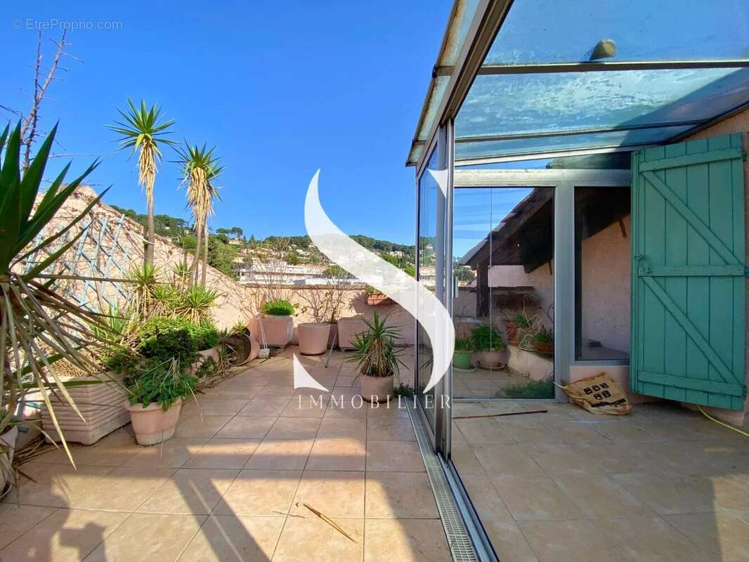 Appartement à VALLAURIS