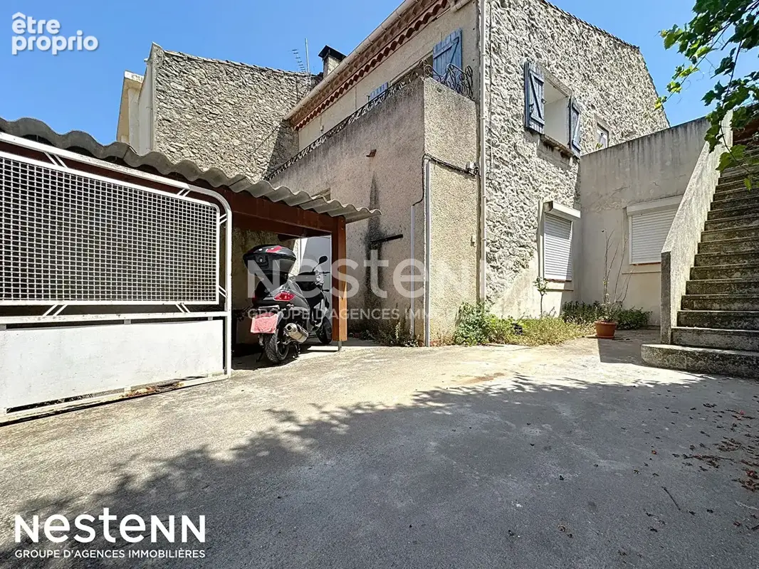 Opportunité rare dans le joli village de Névian!  Haut de maison en duplex avec TERRASSE ET COUR privée - photo 6