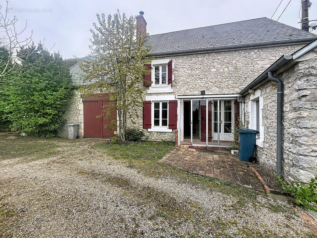 Maison à LA CHAPELLE-SAINT-MESMIN