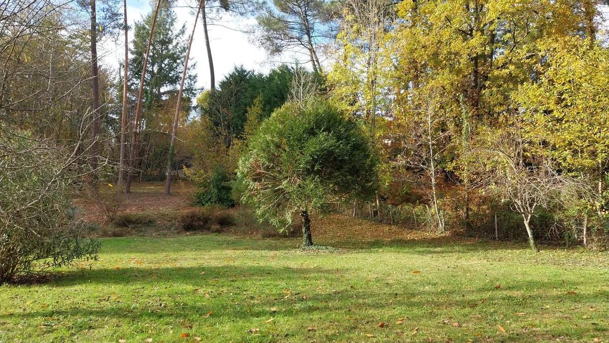 Terrain à CHANCELADE