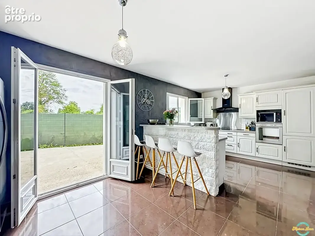 Maison 5 pièces 133 m² à vendre à Bourgoin-Jallieu (38300) - photo 3