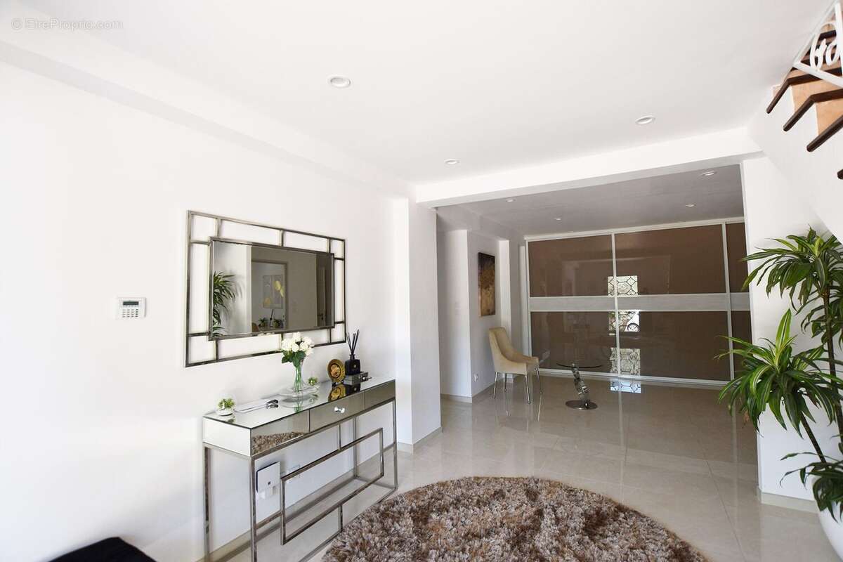 Entrée - Maison à NIMES