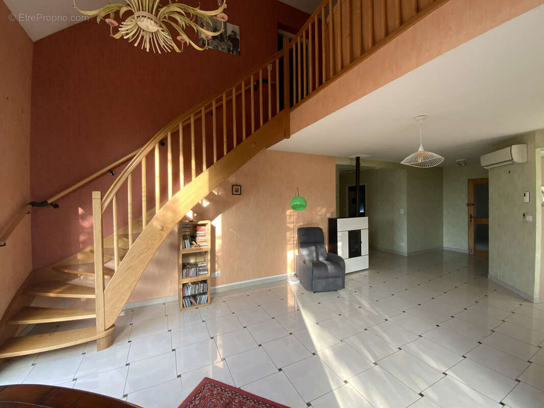 Maison à ATHESANS-ETROITEFONTAINE