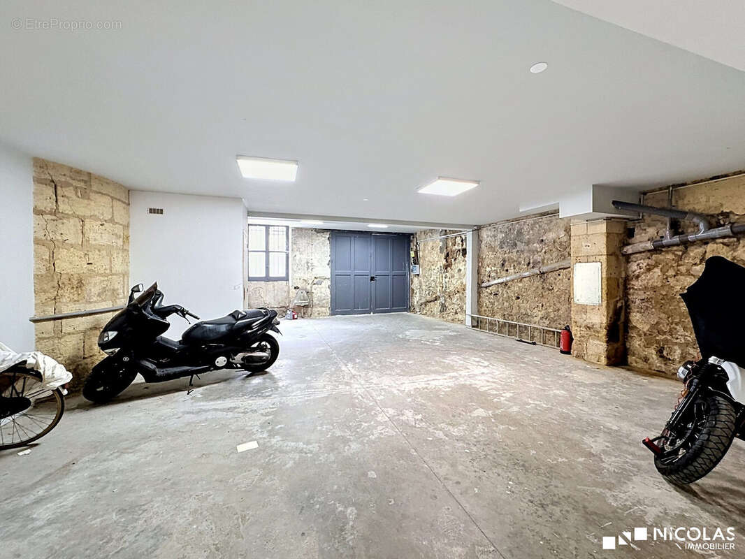 Parking à BORDEAUX