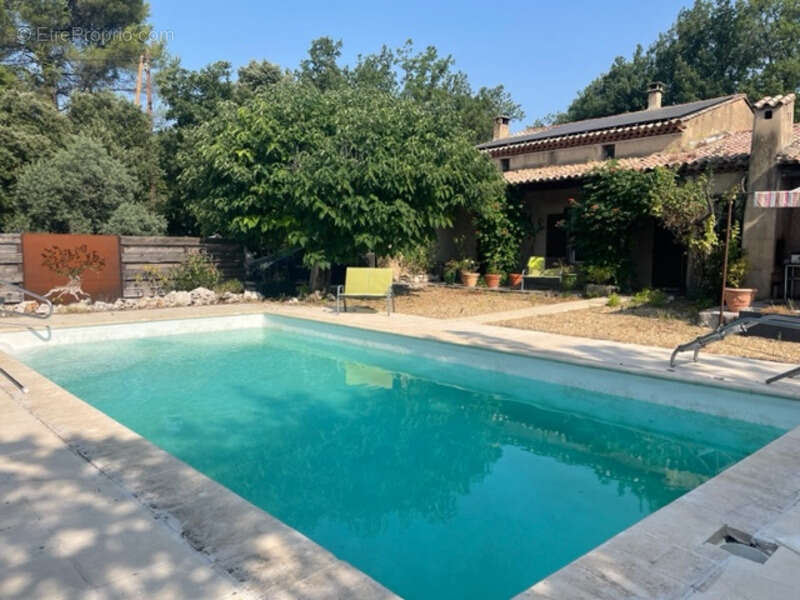 Maison à SAINT-SATURNIN-LES-APT