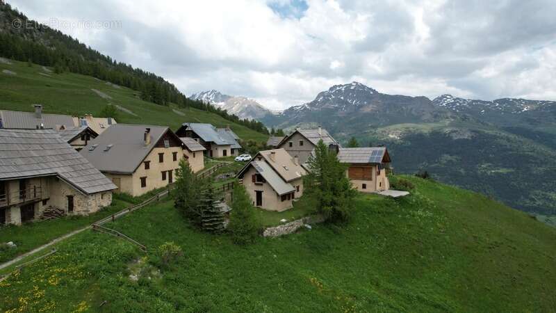 Maison à LA SALLE-LES-ALPES