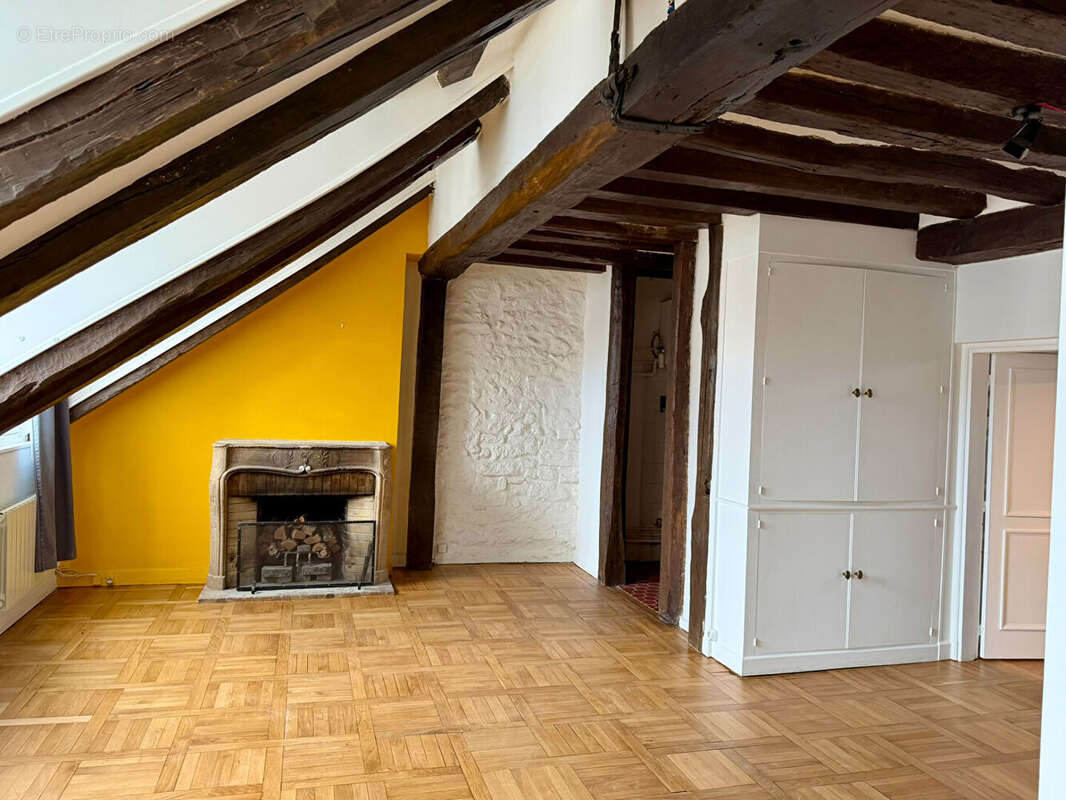 Appartement à PARIS-4E