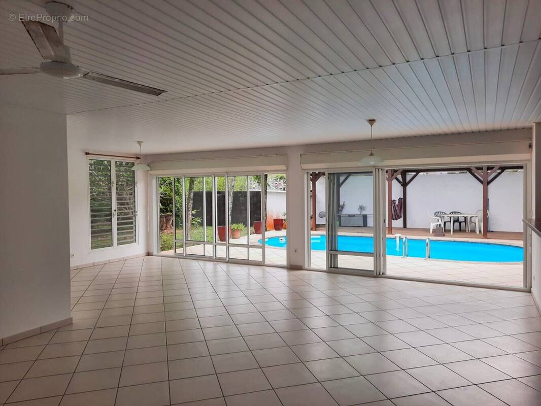 PHOTO-2025-12-12-16-23-24_lzn - Maison à REMIRE-MONTJOLY