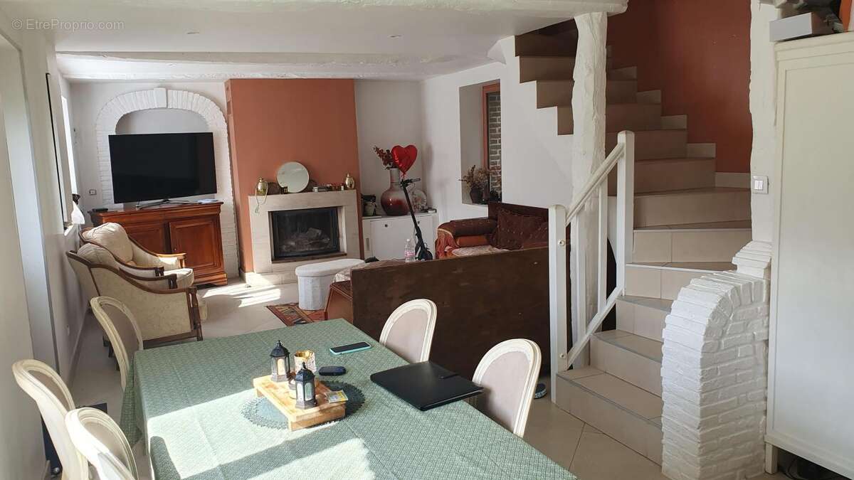 Maison à SAINT-AUBIN-LE-CAUF