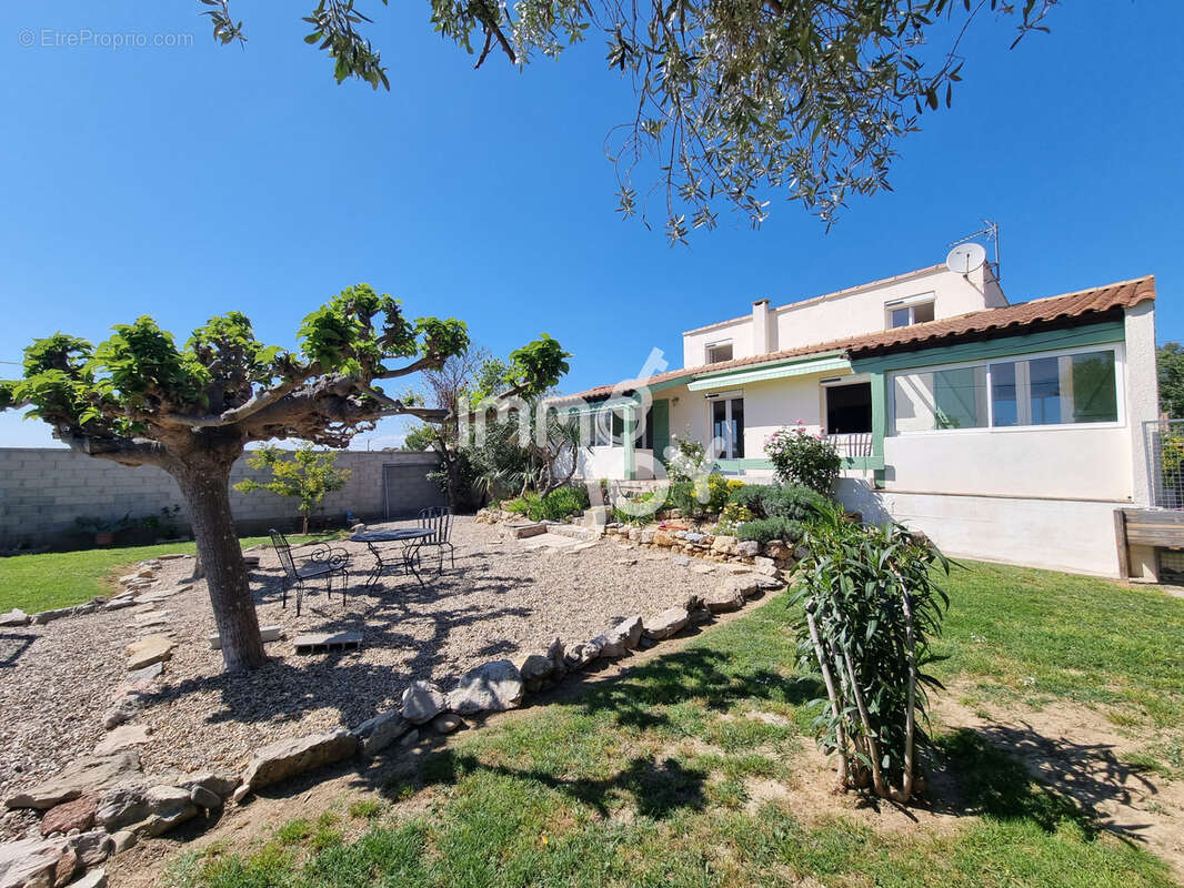 Maison à OUVEILLAN