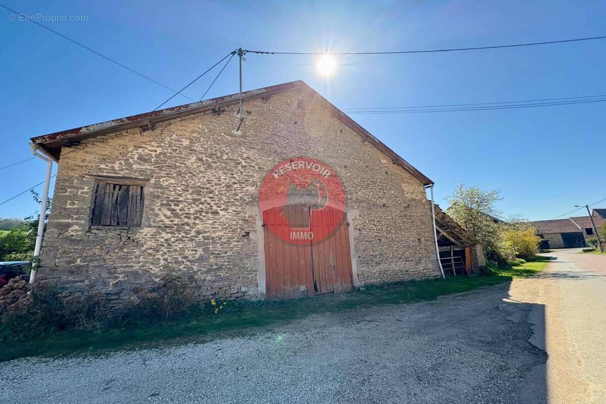 Autre à POUILLY-EN-AUXOIS