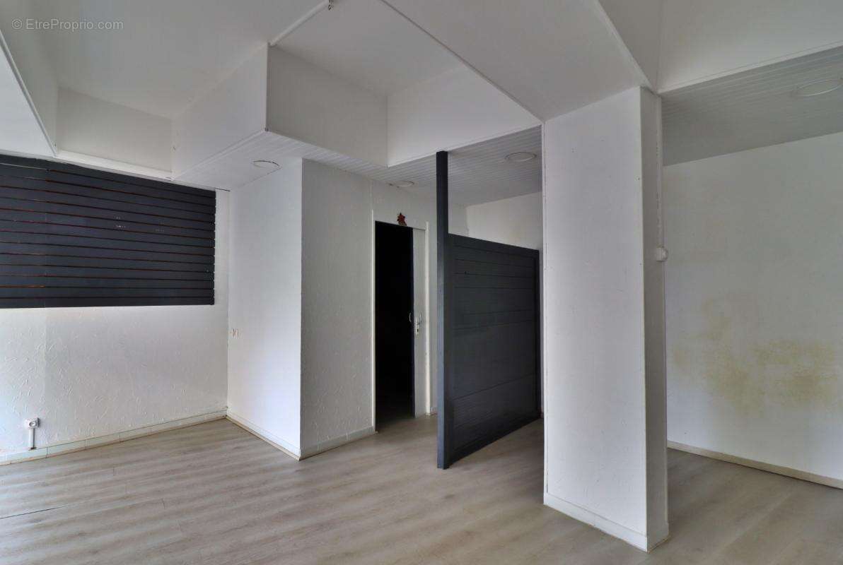 Jonzac centre – Immeuble 145 m² à rénover – Entre Place du Marché et Mairie - photo 20