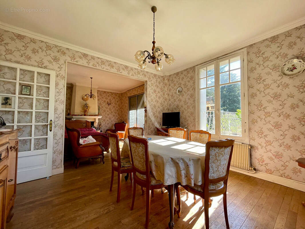 Maison à LA CHAUSSEE-SAINT-VICTOR