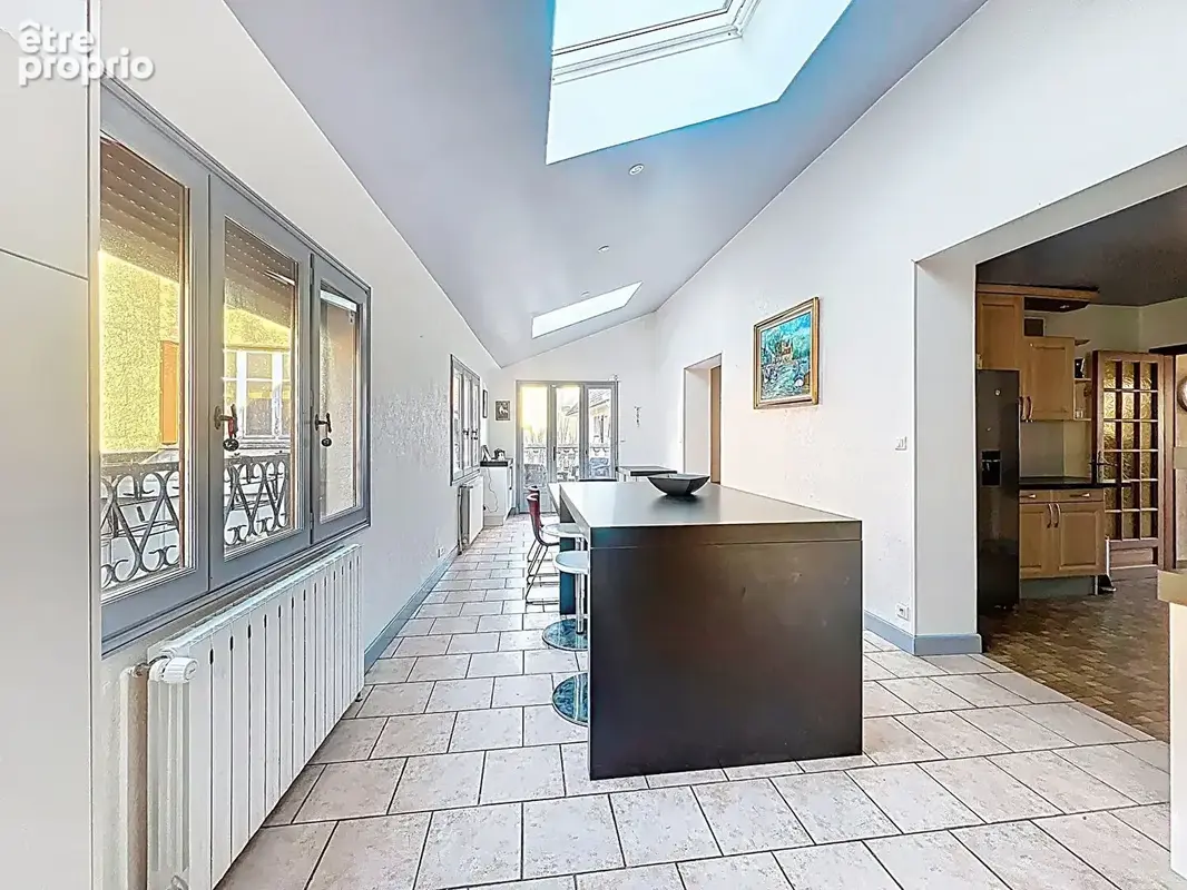 Maison de vigneron de 215 m²  volumes généreux et fort potentiel - photo 5