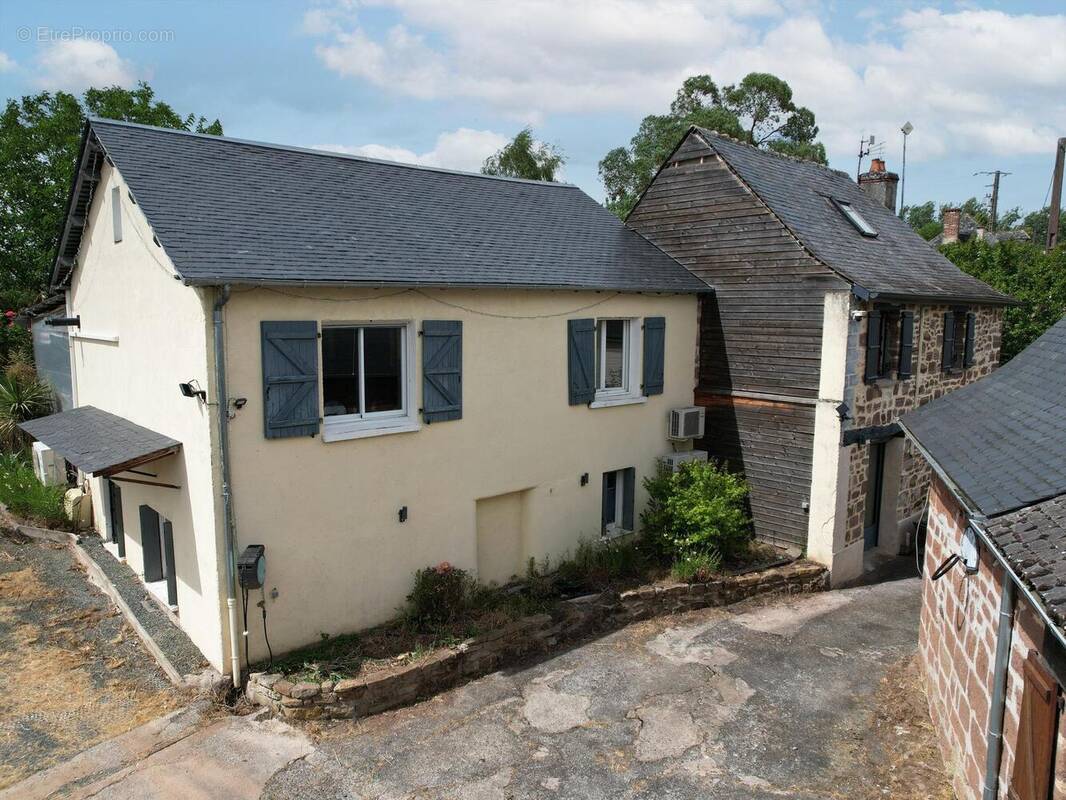 Photo 1 - Maison à SAINT-BONNET-LA-RIVIERE