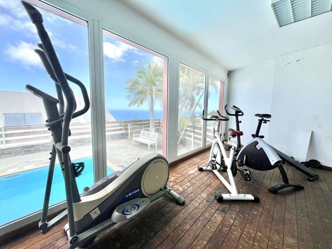 Appartement à LES AVIRONS