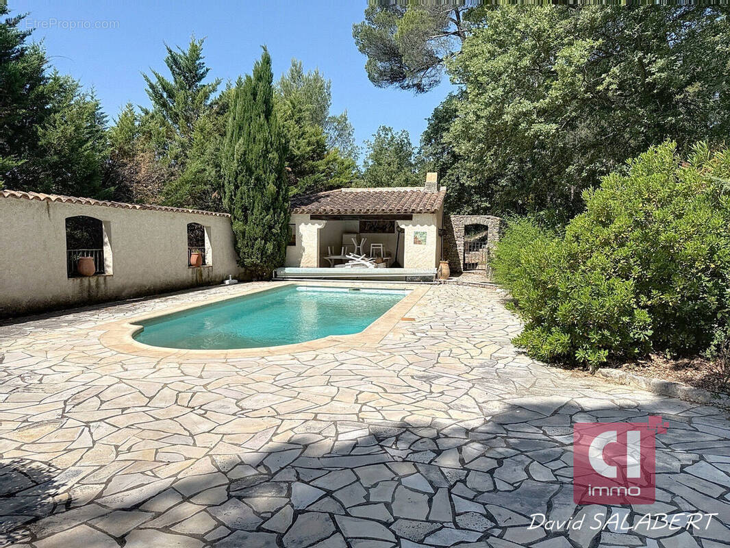 Maison à LA ROQUEBRUSSANNE