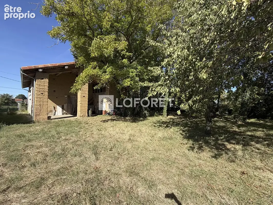 Montech, face au canal : une maison, un terrain de 4 699 m² et autant de projets que vous en imaginerez - photo 4