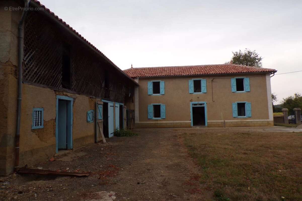Maison à VIOZAN