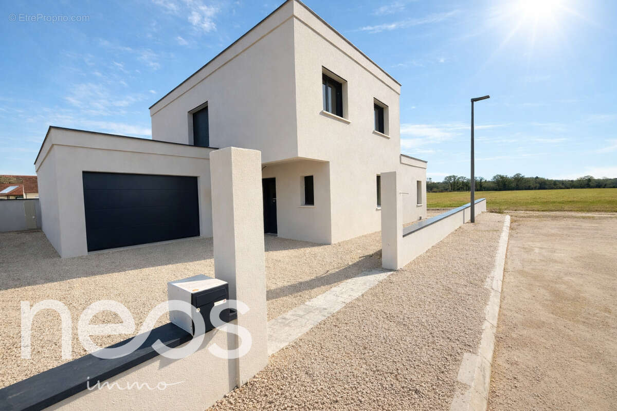 Maison à SAINT-JULIEN