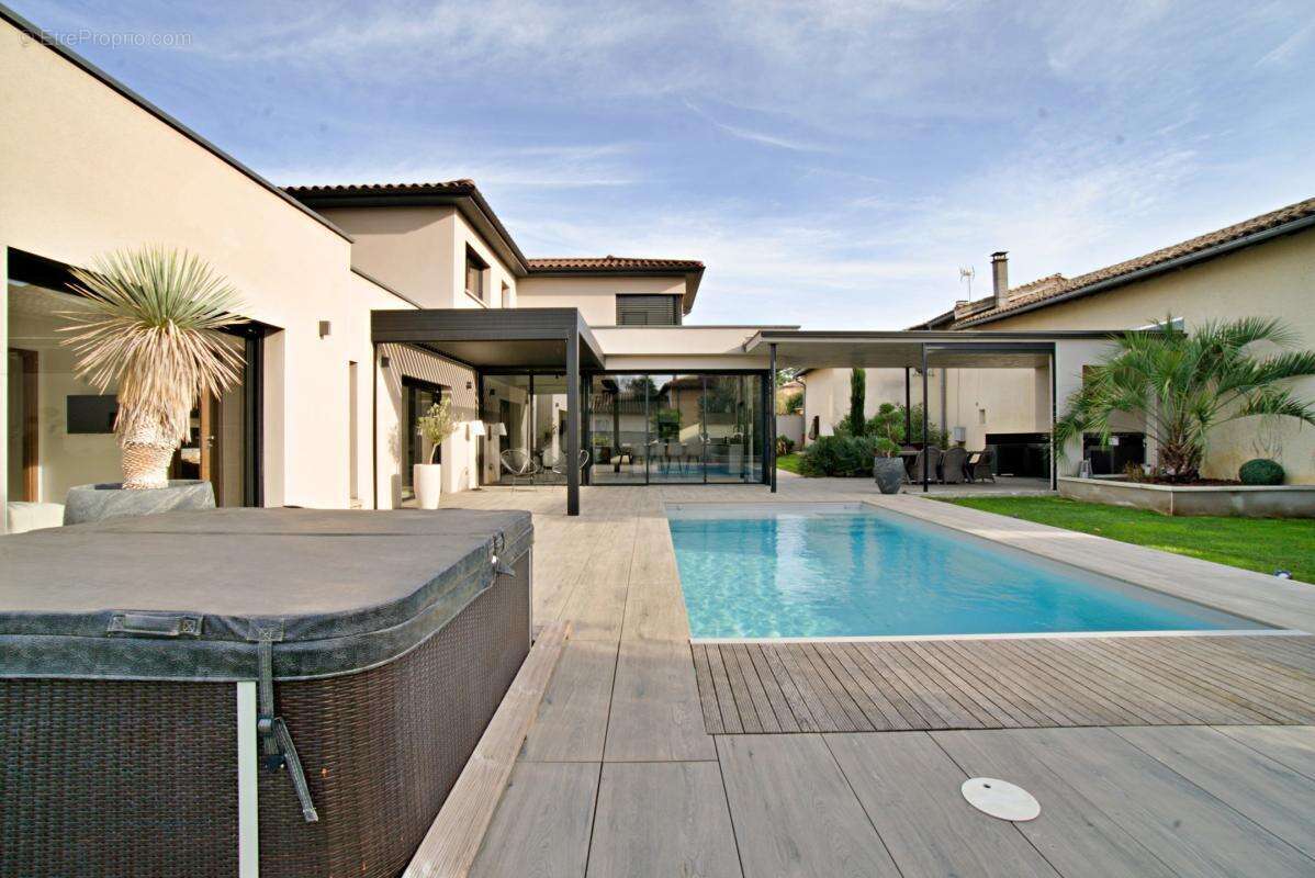 Maison à VILLEFRANCHE-SUR-SAONE