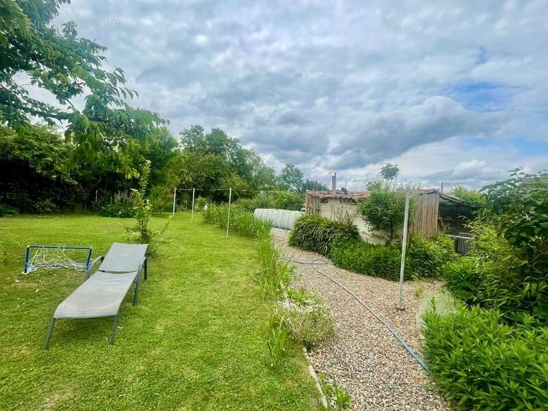 Maison à MORNAY-SUR-ALLIER