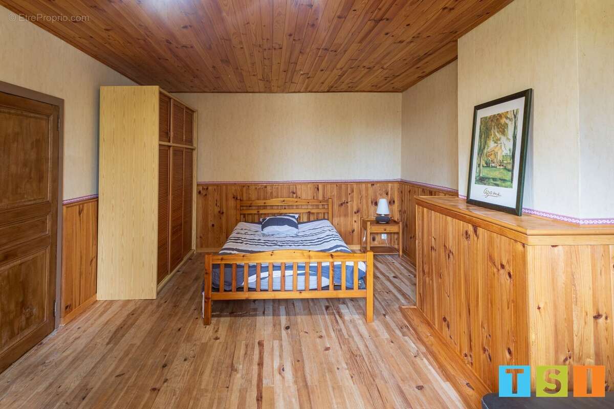 Maison à POUY-DE-TOUGES