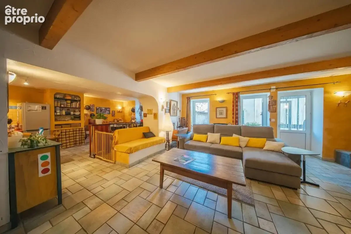 Maison 6 pièces 135 m² à vendre à Perignat-Les-Sarlieve (63170) - photo 5