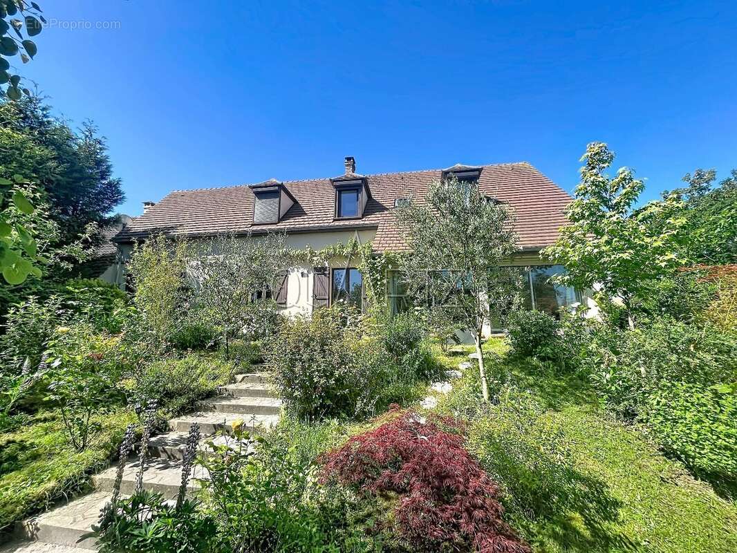 Maison familiale au coeur d'un jardin intimiste à Cormeilles-en-Vexin - photo 2