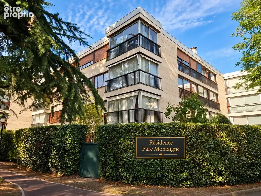 Appartement à FONTENAY-LE-FLEURY