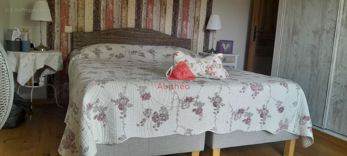 Maison à LARAGNE-MONTEGLIN