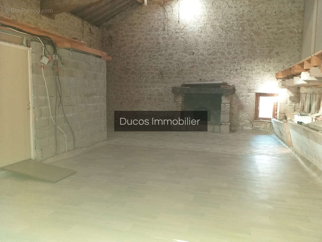 Maison à MONTIGNAC-DE-LAUZUN