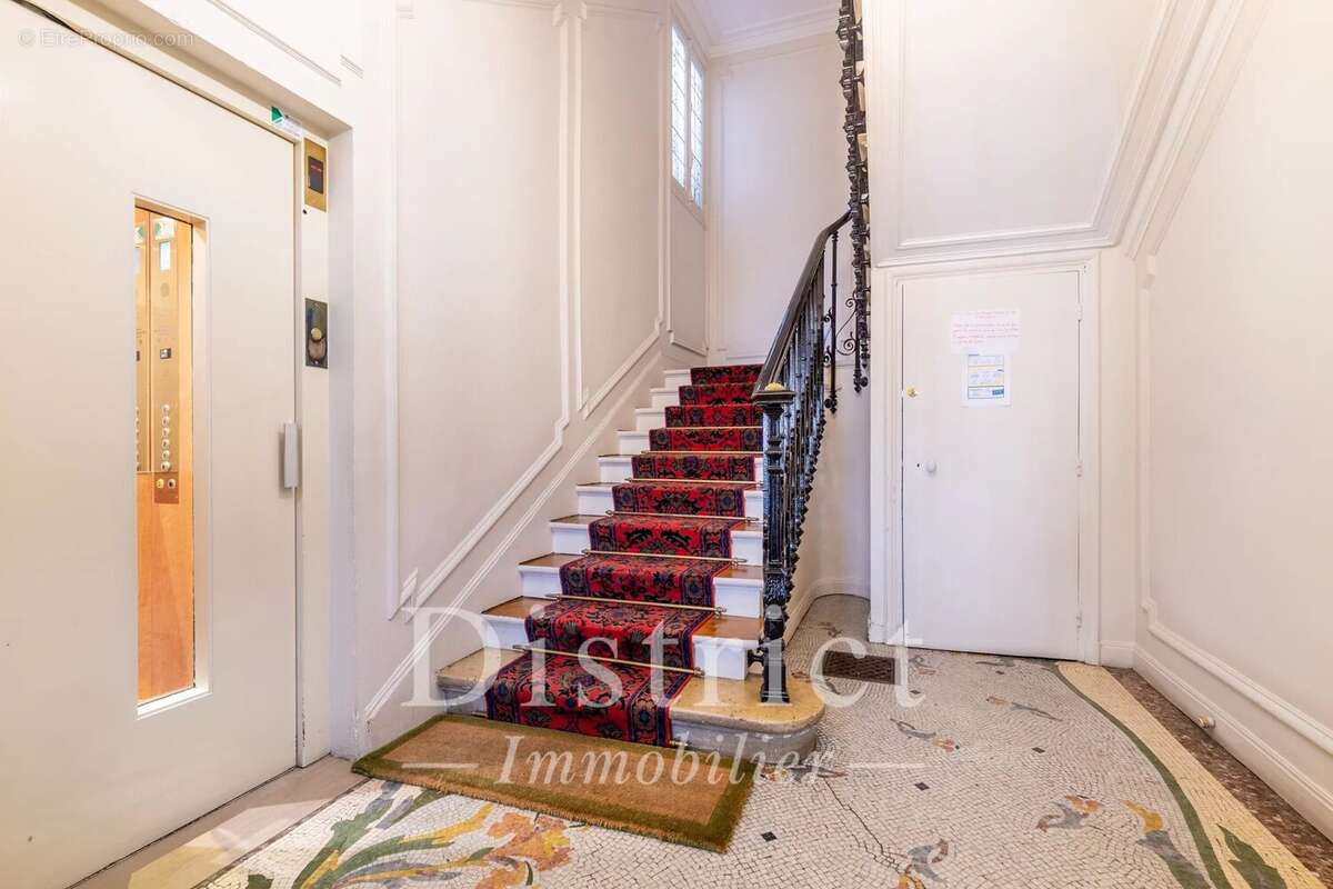 Appartement à PARIS-7E