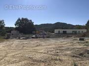 Terrain à LE PUY-SAINTE-REPARADE